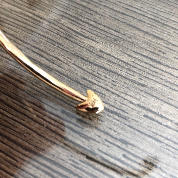 MELINDA MARIA Heart & Arrow Cuff Bracelet - Picture 6 of 14
